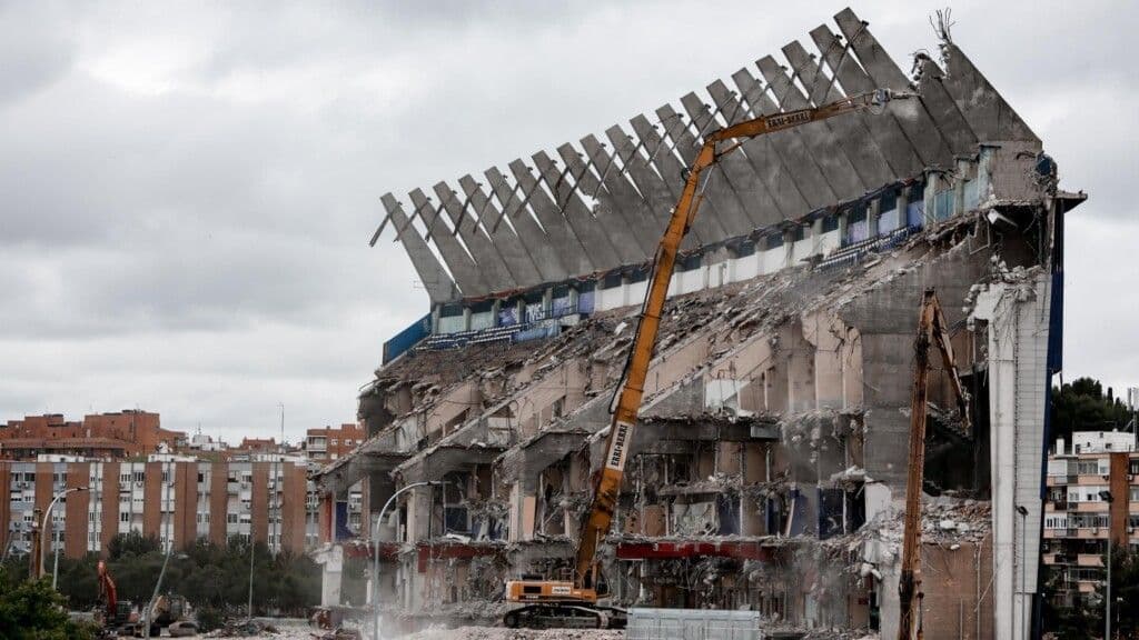 Air quality at construction works and demolitions: improving the information transmitted to citizens