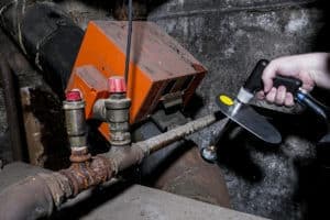 Abgasanalysegerät für industrielle Messungen im Einsatz, ecom-J2KNpro INDUSTRY