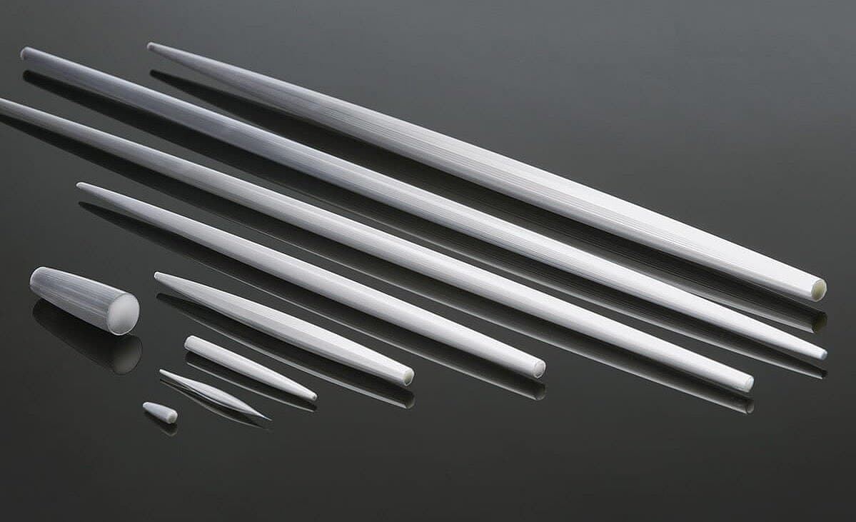 Polycapillary optics allow particularly small measuring spots of 10 or 20 µm FWHW and an optimal local resolution.