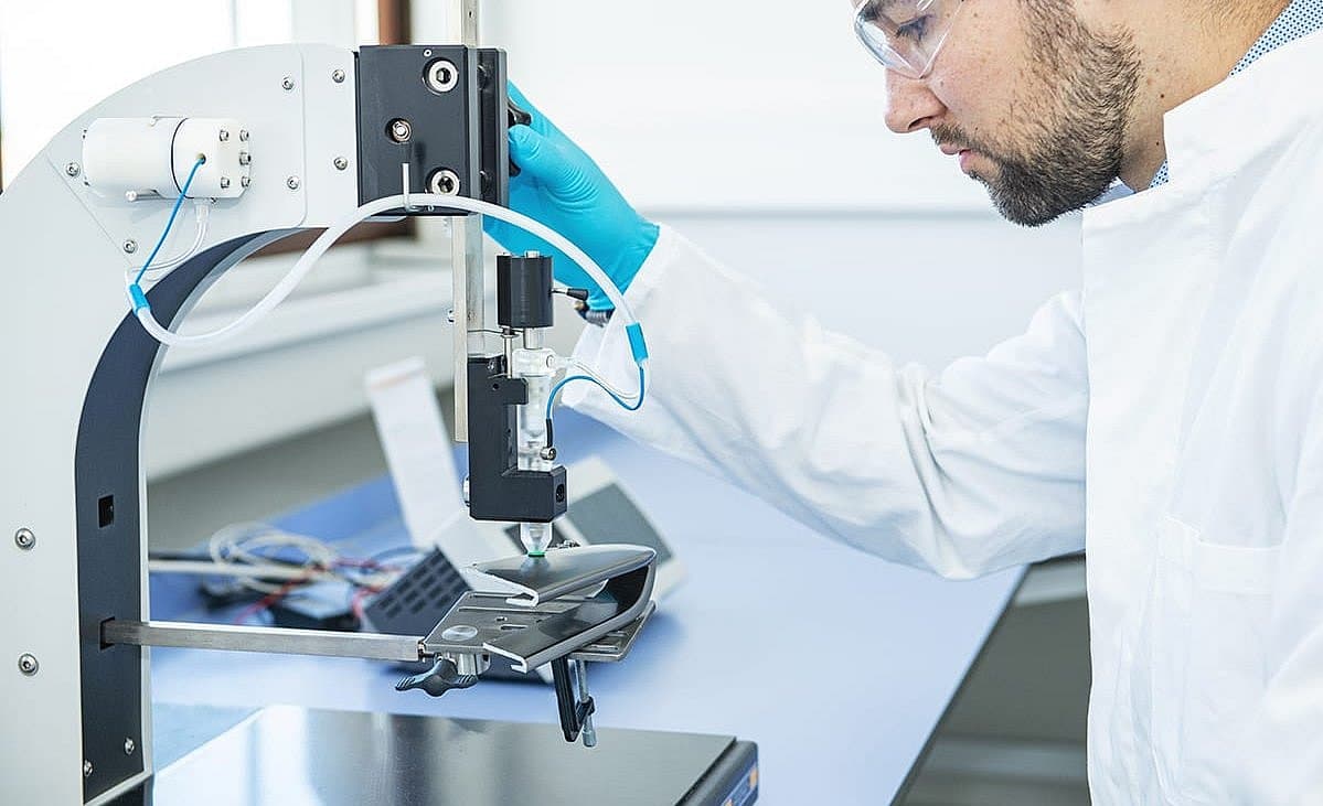 COULOSCOPE® CMS2: When non-destructive coating thickness measurement using XRF reaches its limits above a certain coating thickness.