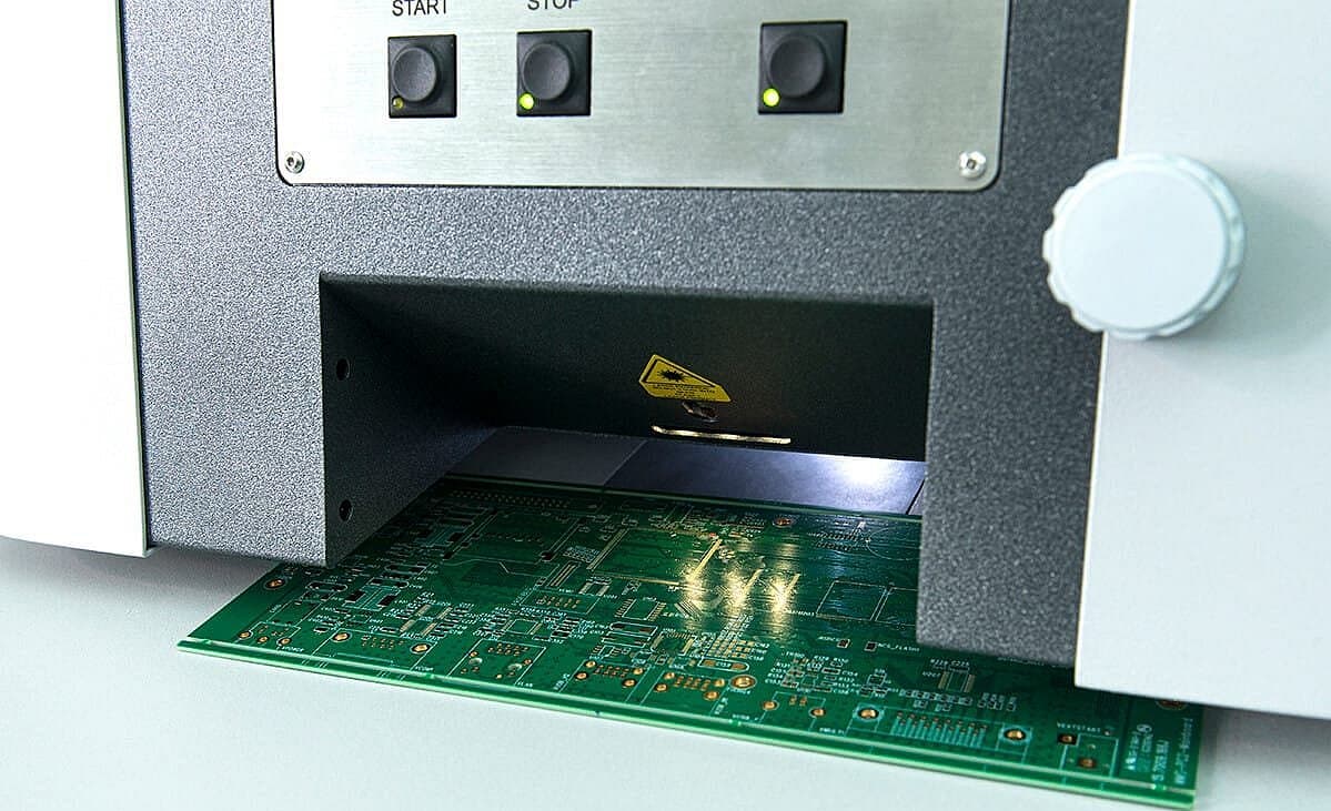 With the intuitive PCB instrument series, Fischer offers specialized measuring solutions for PCBs.